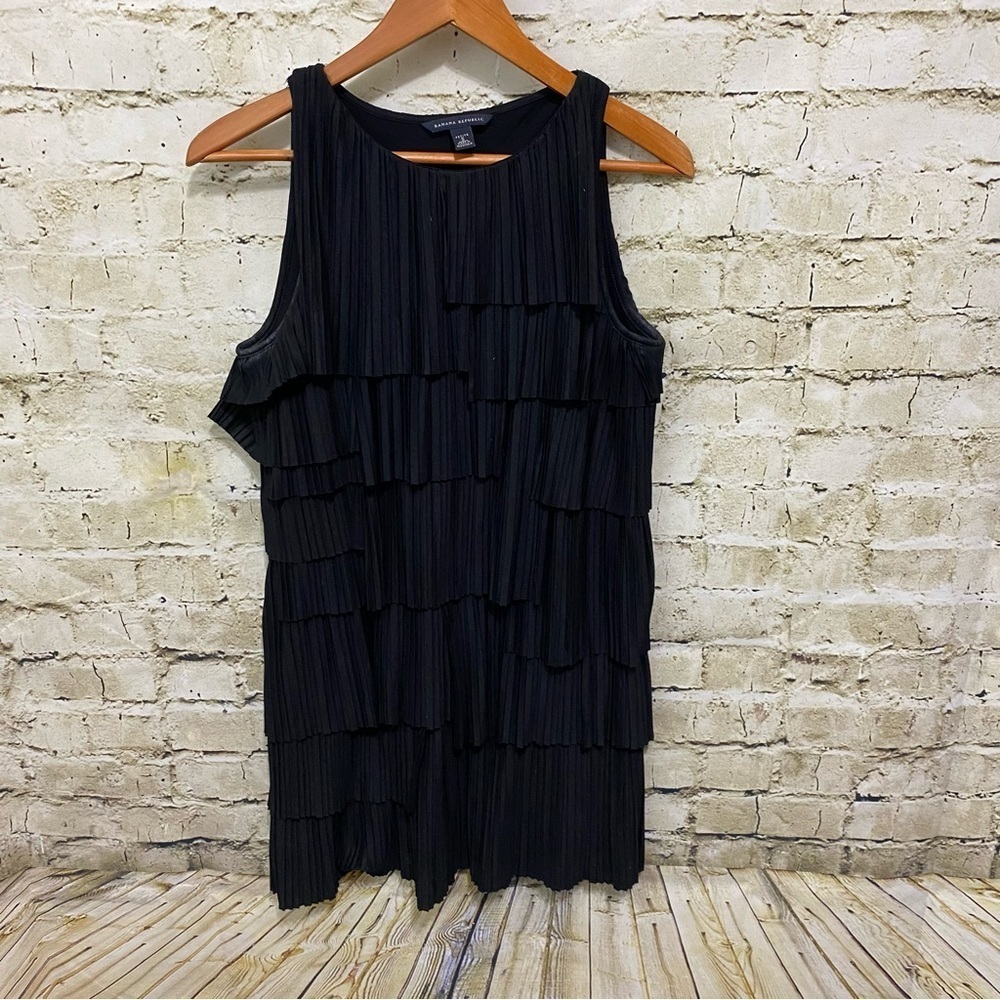 Banana Republic Black Ruffle Pleated Sleeveless Dress‎